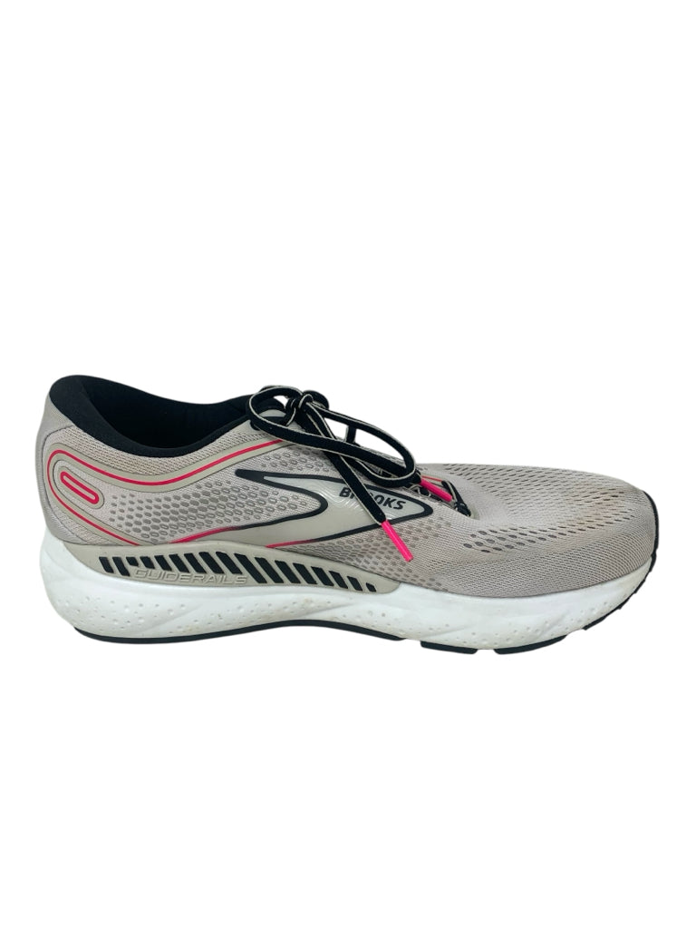 BROOKS  10.5 SNEAKERS W