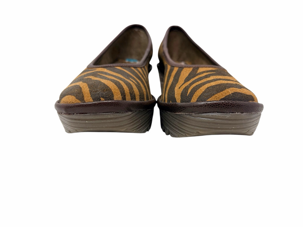 FLY LONDON Size 7.5 WEDGE W