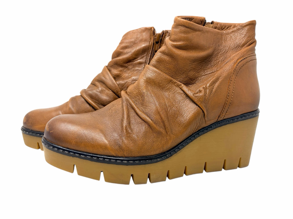 DIBA TRUE Size 8 BOOTIE W