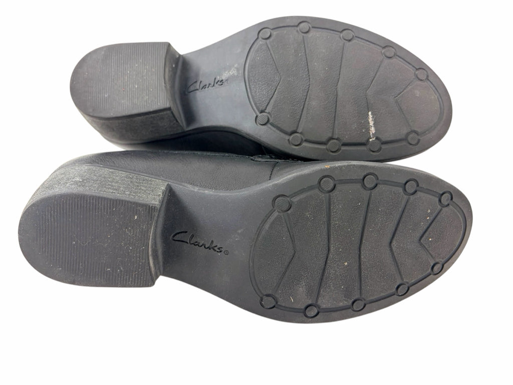 CLARKS Size 6 HEEL W