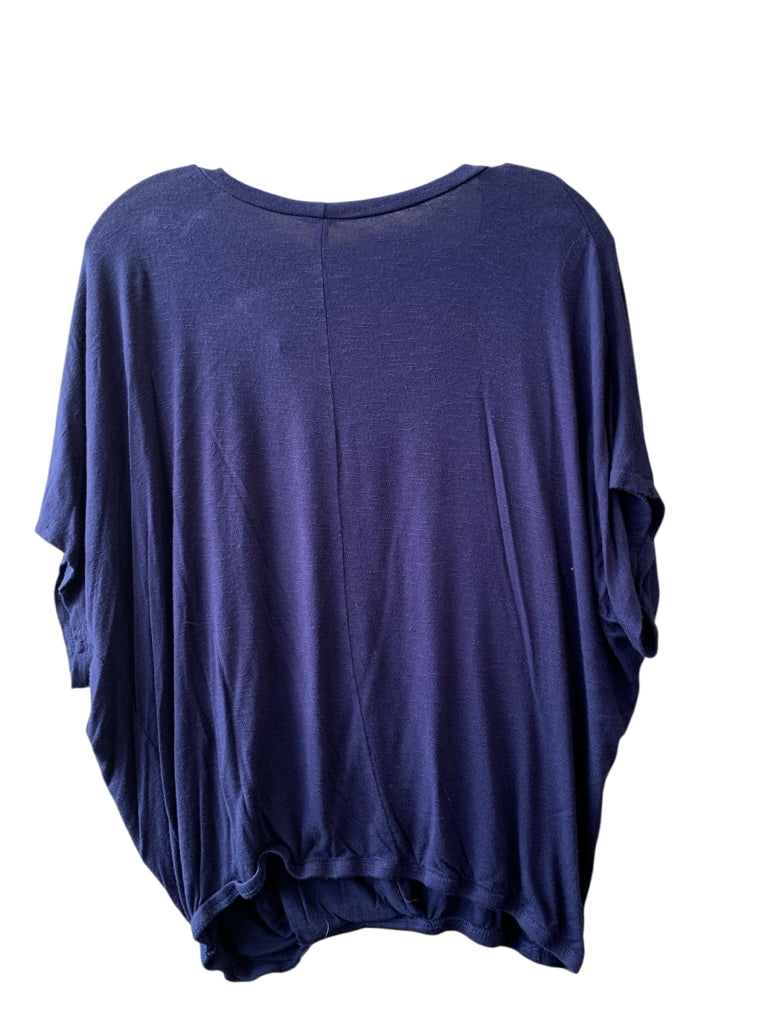 YEE  medium TOP W