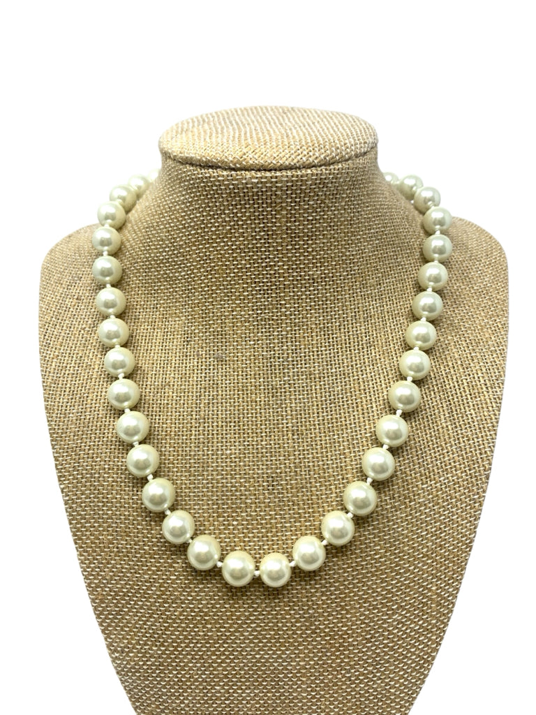 NECKLACE W