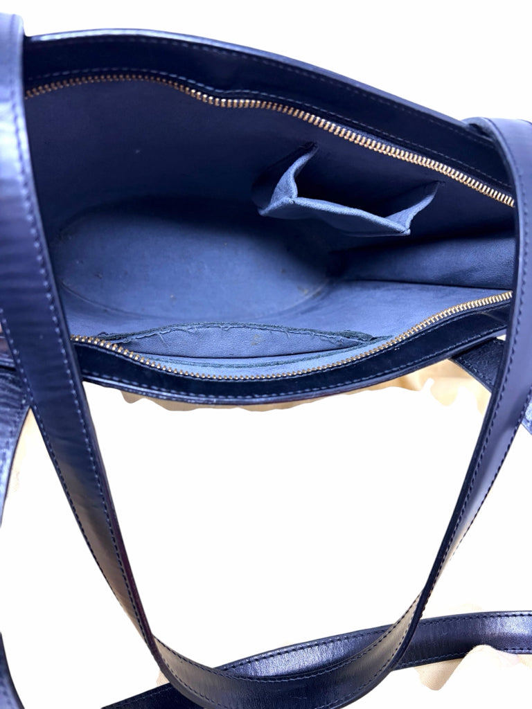 LOUIS VUITTON Size PURSE W