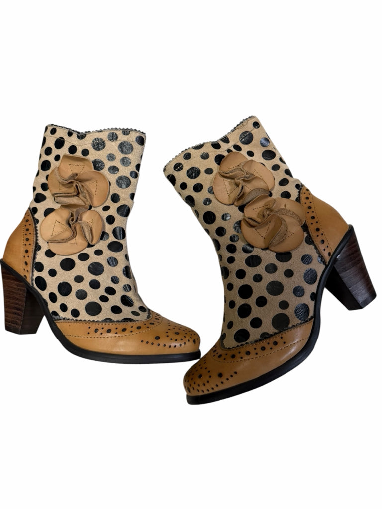 L'ARTISTE Size 5 BOOTIE W