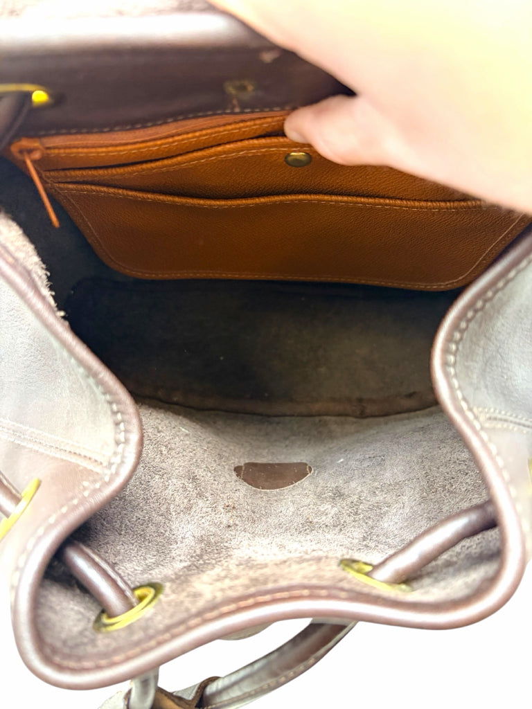 DOONEY & BOURKE BACK PAC
