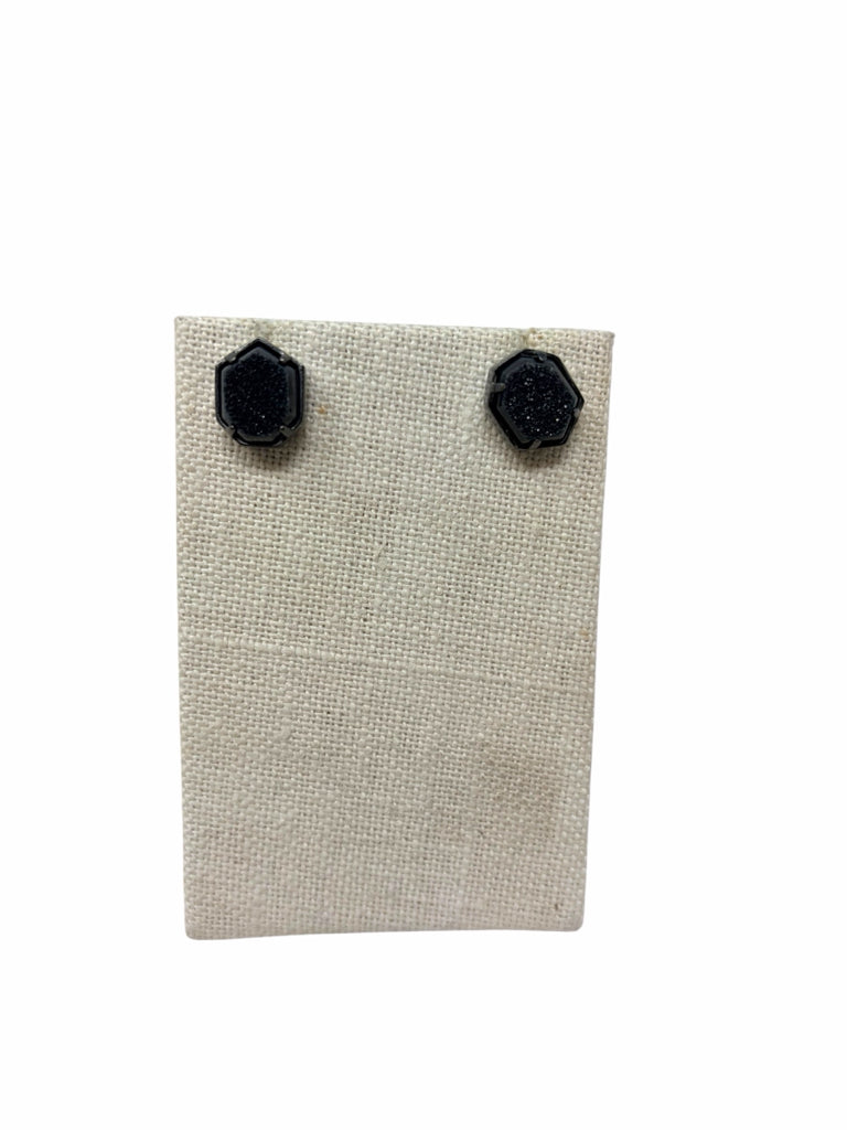 KENDRA SCOTT Size PIERCED EARRINGS