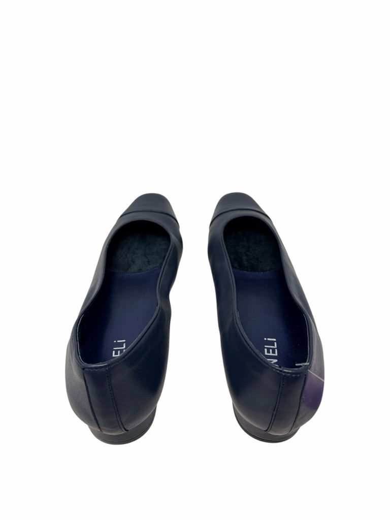 VAN ELI Size 10 FLAT W