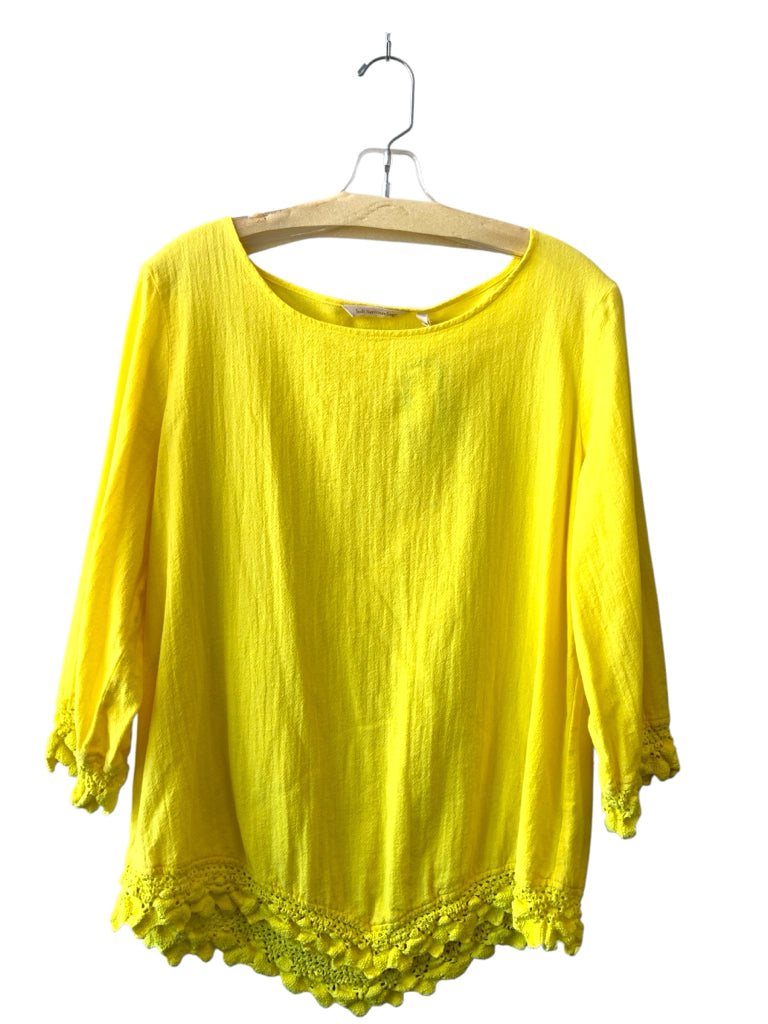 SOFT SURROUNDIGS  large TOP W