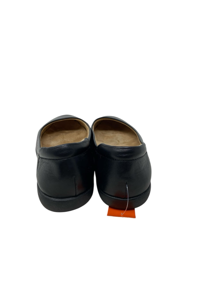 NATURALIZER Size 8.5 FLAT W