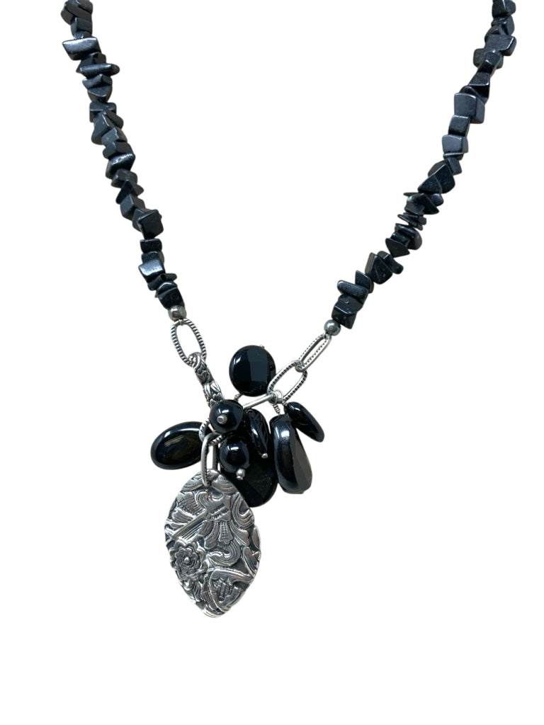 NECKLACE W