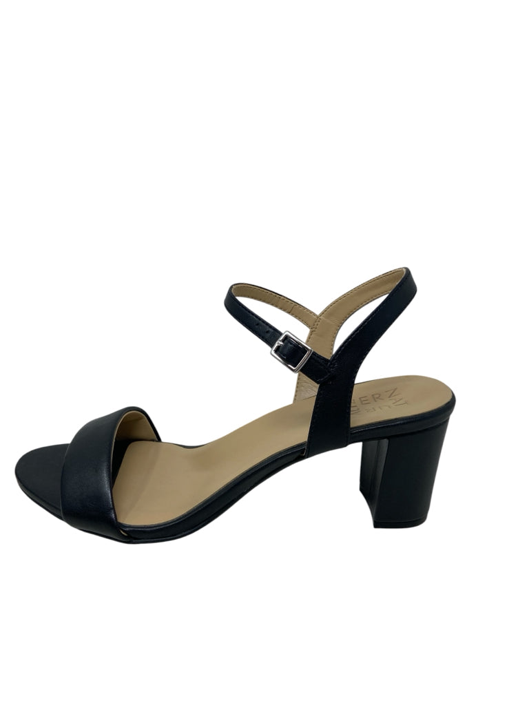 NATURALIZER Size 10 HEEL W