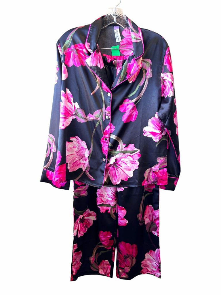 LILAC & LONDON Size small PJ SET W