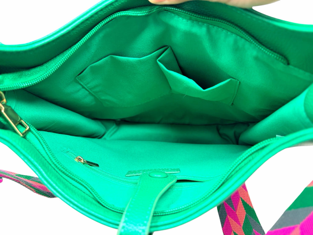AH*DORNED Size medium CROSSBODY W
