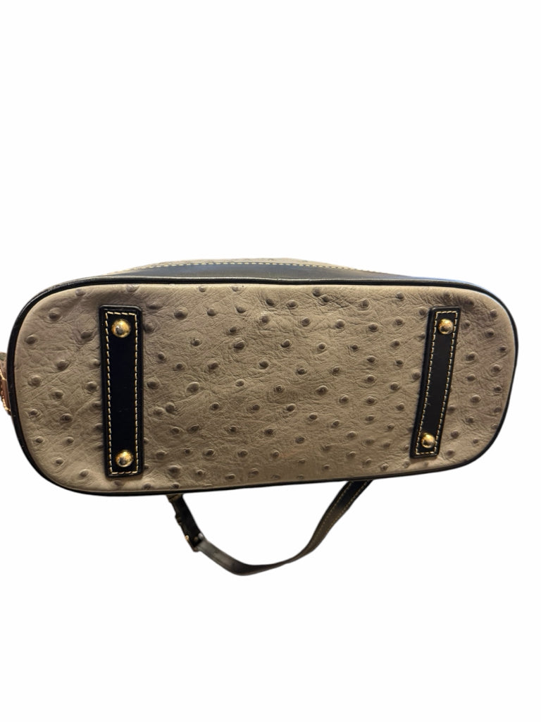 DOONEY & BOURKE Size medium HAND BAG