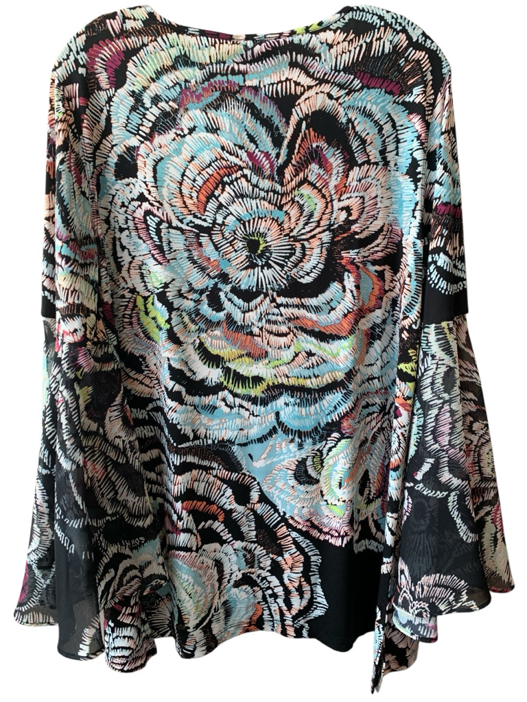 ALI MILES Size large TOP  W