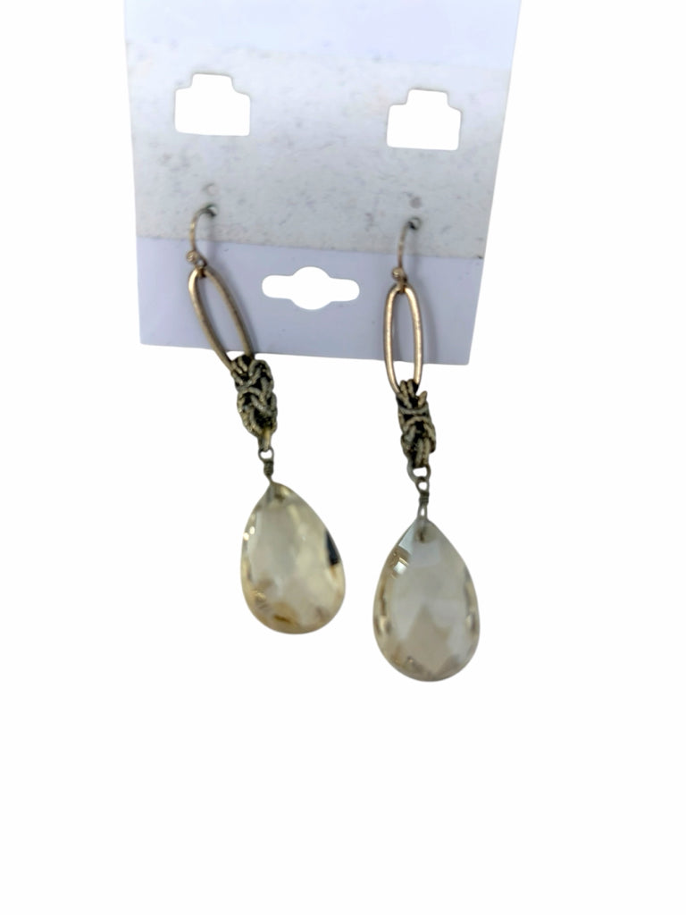 Size PIERCED EARRINGS