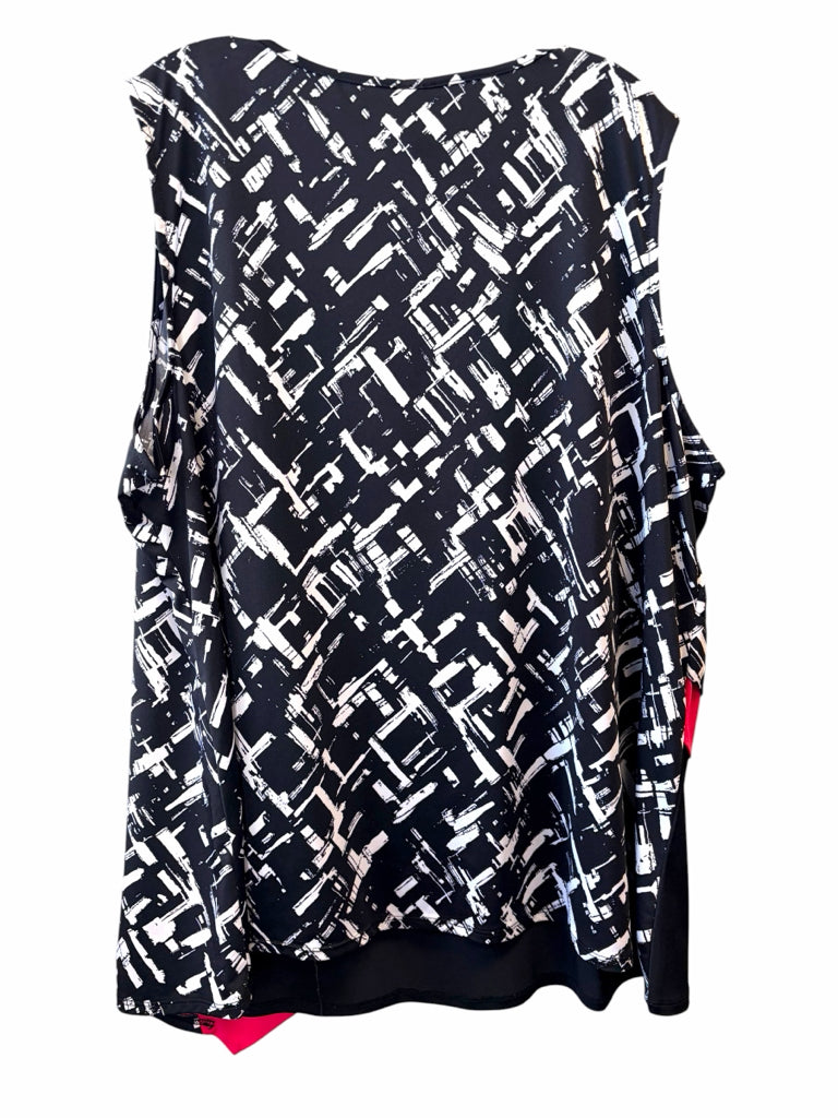 AVENU. Size 22/24 TOP W