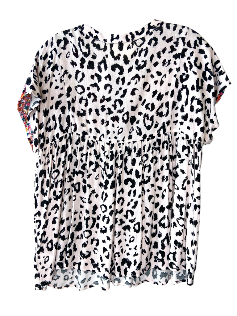 SAVANNA JANE Size small TOP W