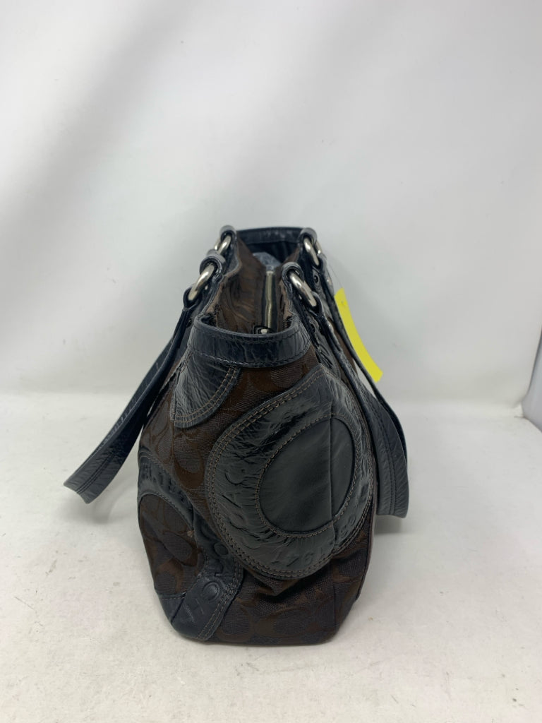 COACH  medium PURSE W