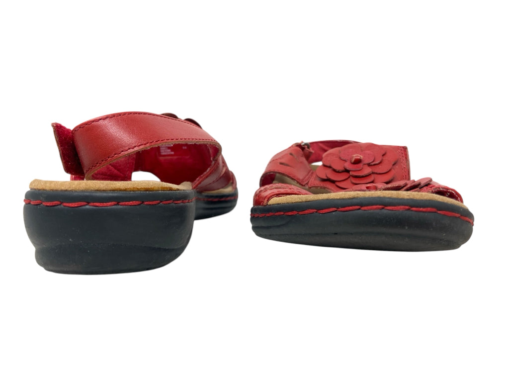 CLARKS Size 9 SANDALS W