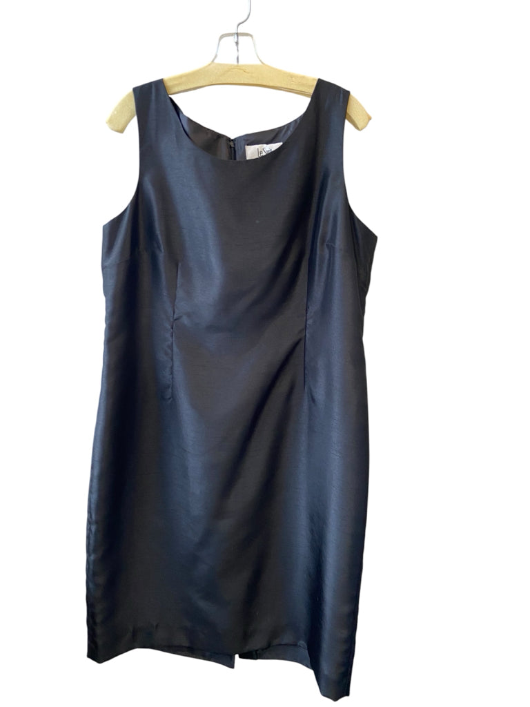 LESUIT Size 18 DRESS W