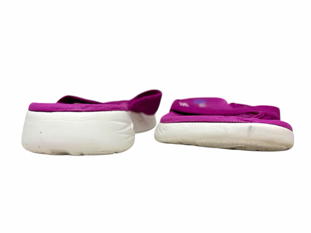 SKECHERS Size 8 FLIPFLOP W
