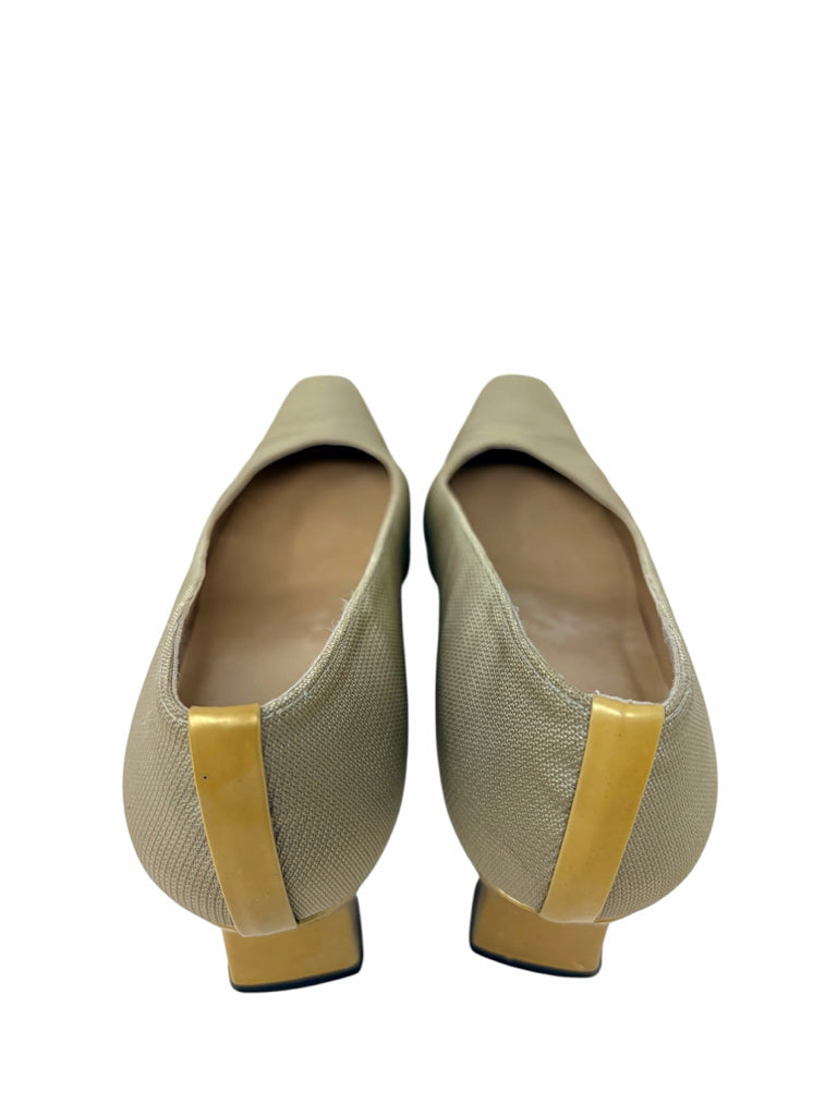 STUART WEITZMAN Size 10 HEEL W