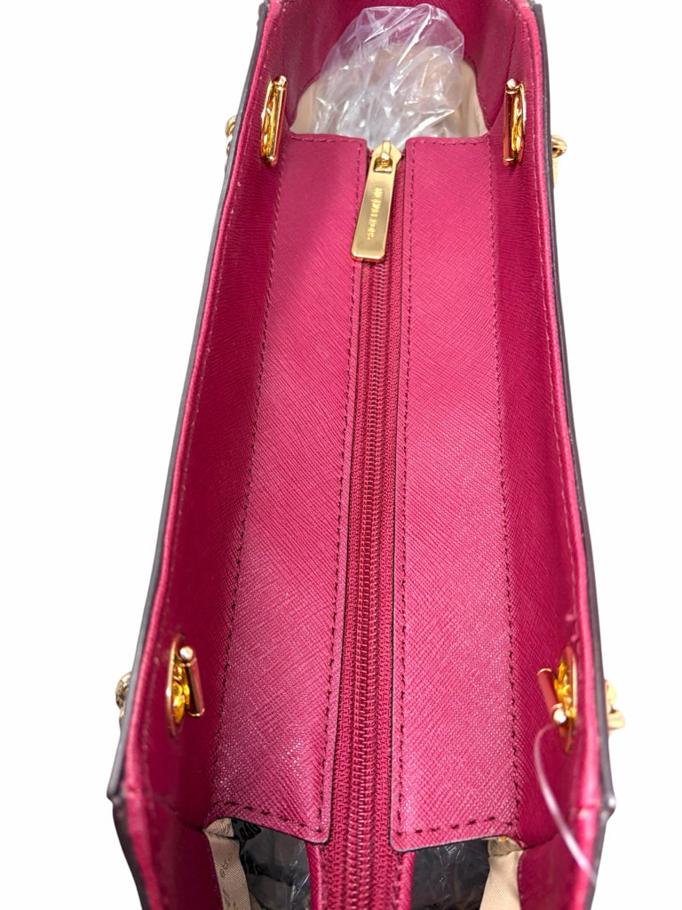 MICHAEL KORS Size medium PURSE W