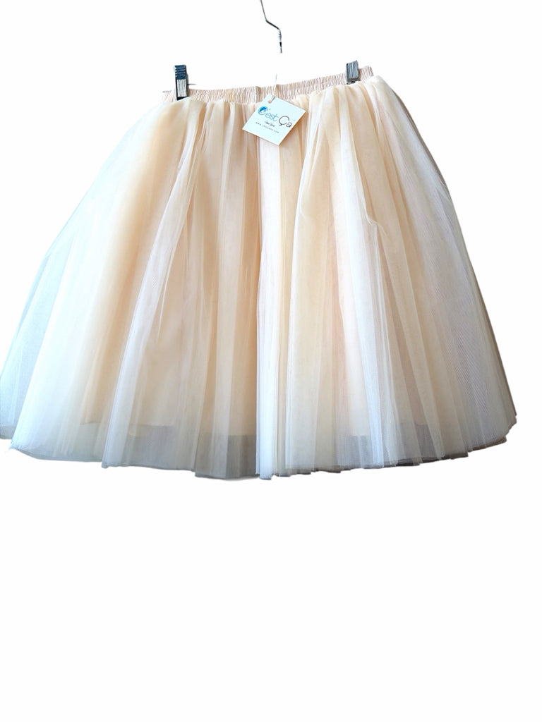 CEST CA NY Size small SKIRT W
