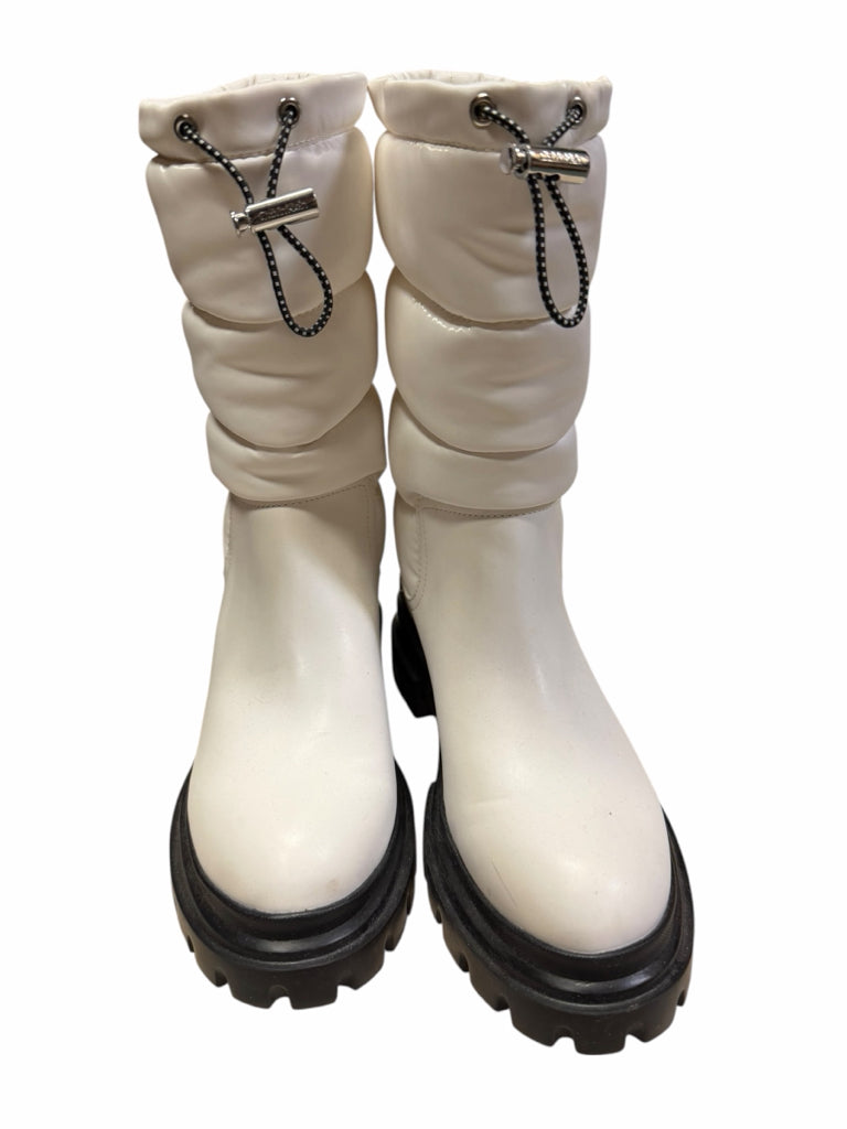 CALVIN KLEIN Size 8.5 BOOT W