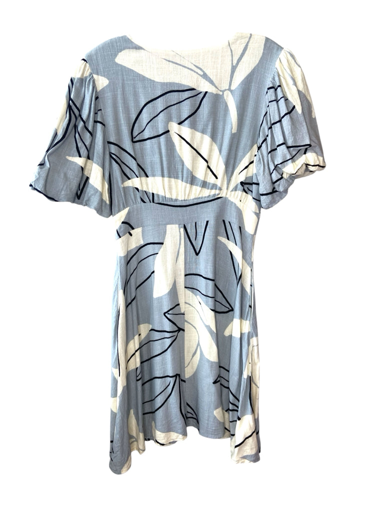 WHITE CLOSET Size small DRESS W