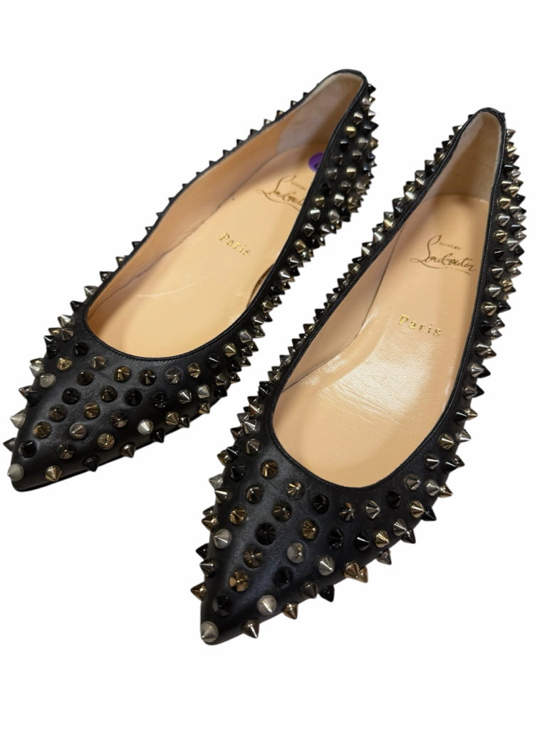 LOUBOUTIN Size 8 FLAT W