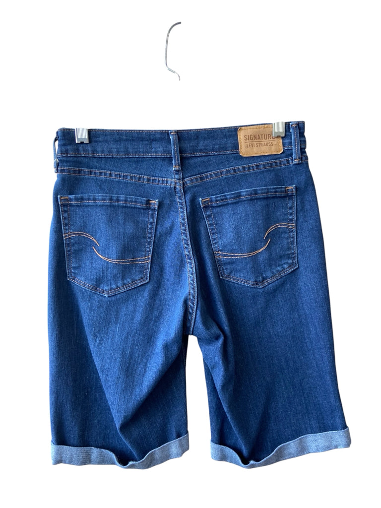 LEVI Size 2 SHORT W