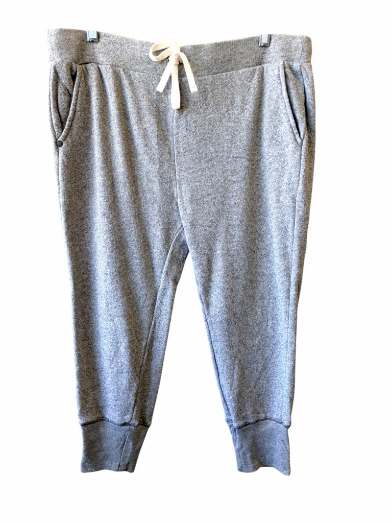 CONVERSE Size large LOUNGE W