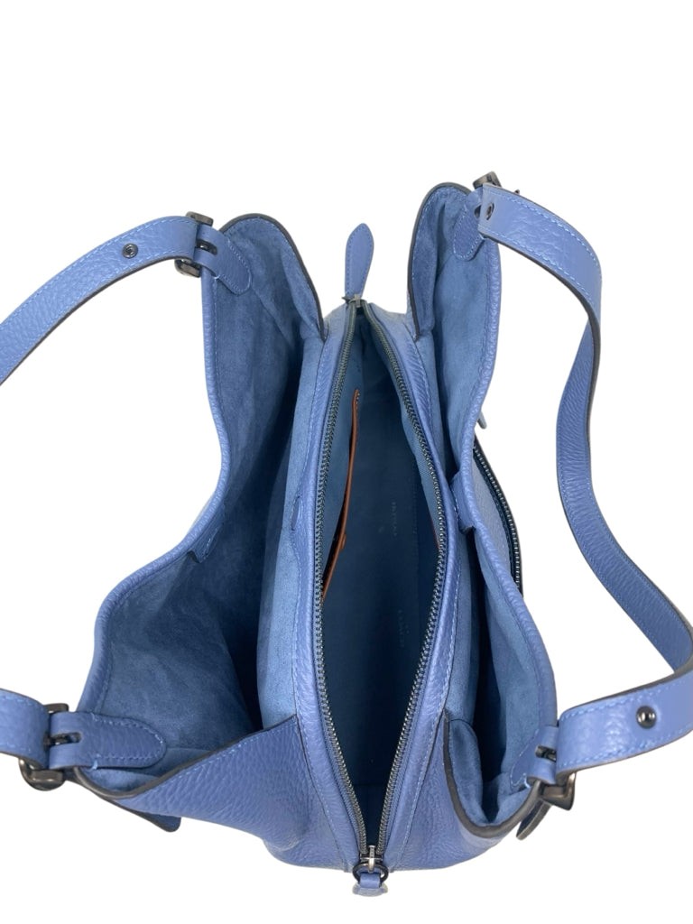 COACH  medium PURSE W