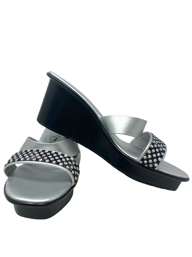 ITALIAN SHOEMAKERS  8 WEDGE W