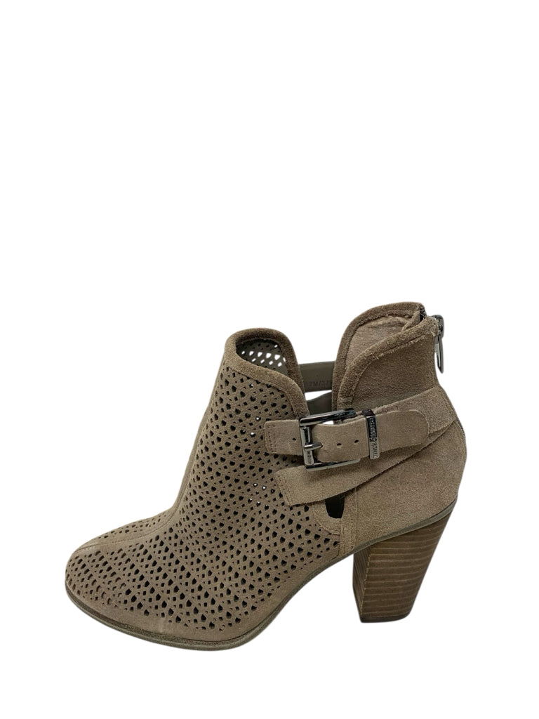 VINCE CAMUTO  7 BOOTIE W