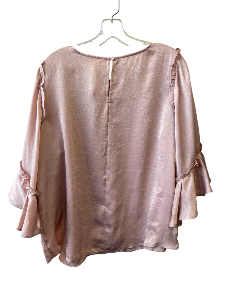 LAUREN CONRAD Size medium TOP  W