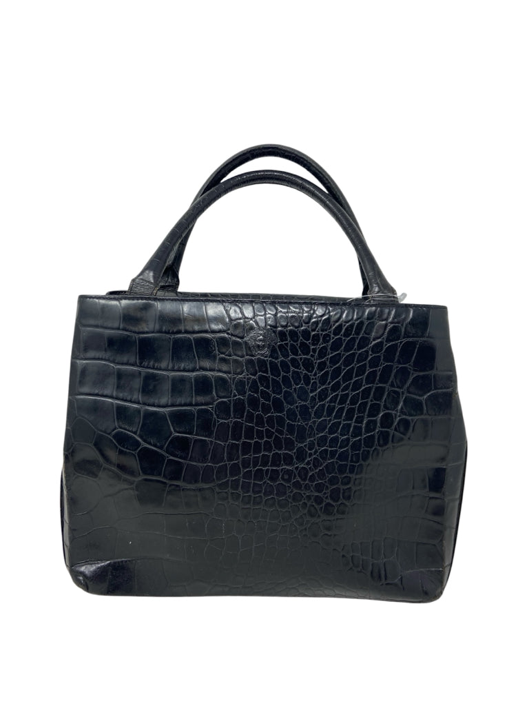 VERSACE Size medium HAND BAG