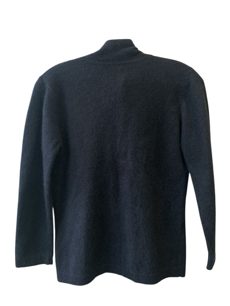 BCBG  medium SWEATER W