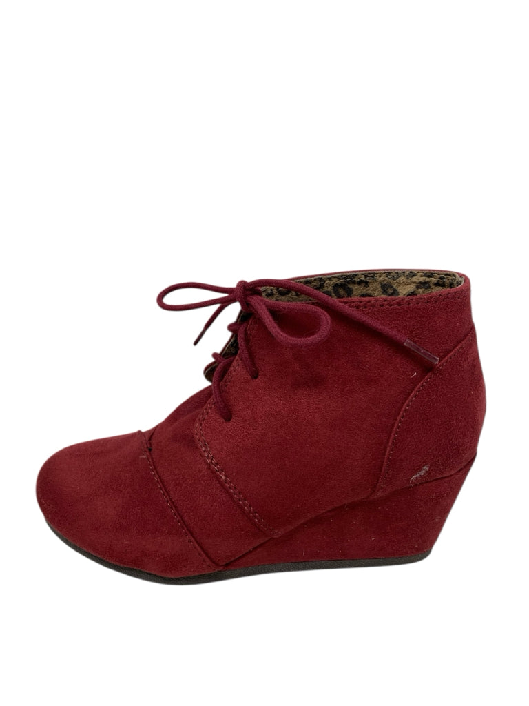 CITY CLASSIFIED  7 WEDGE W