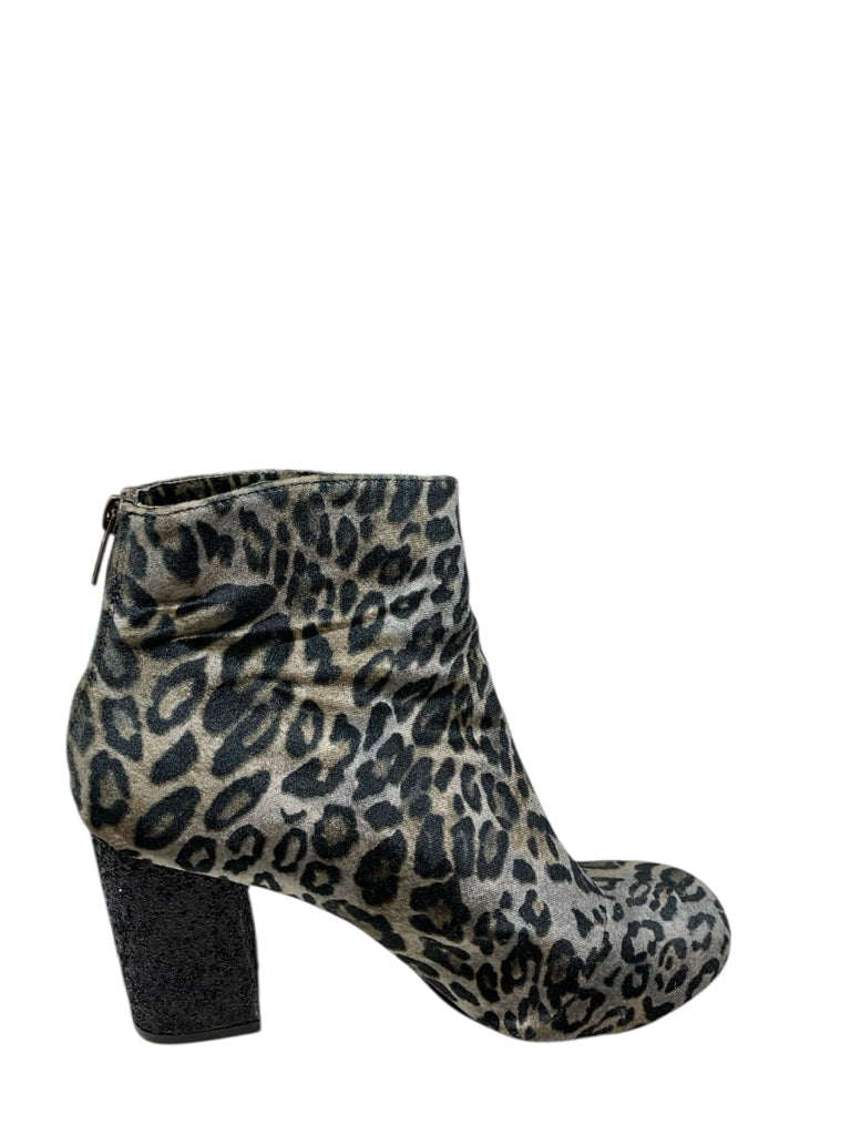 NOT RATED  10 BOOTS W