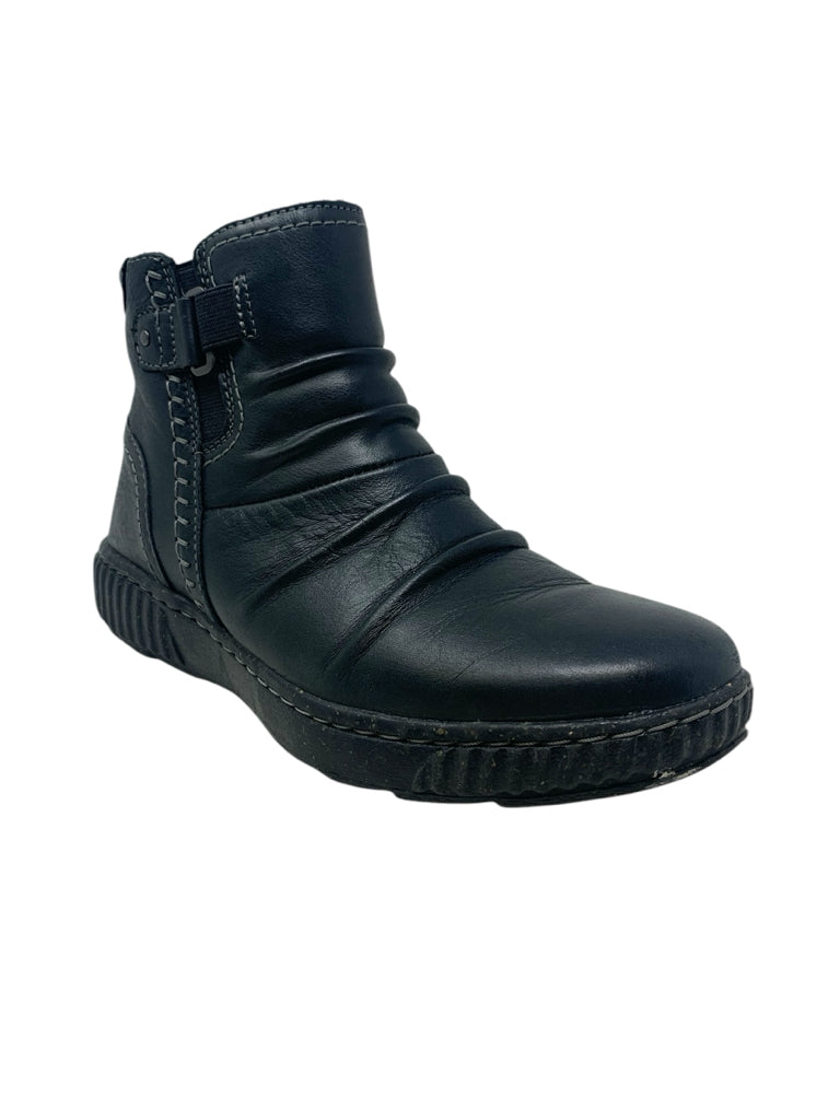 CLARKS  6 BOOT W