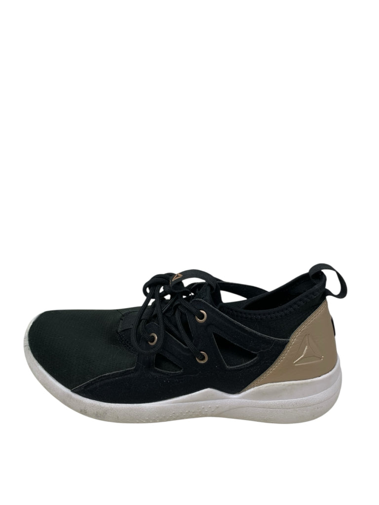 REEBOK  8 SNEAKERS W