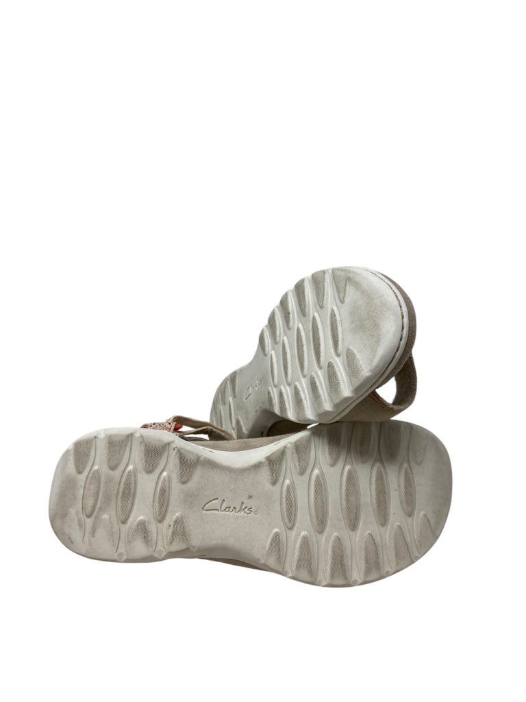 CLARKS Size 7 SANDALS W