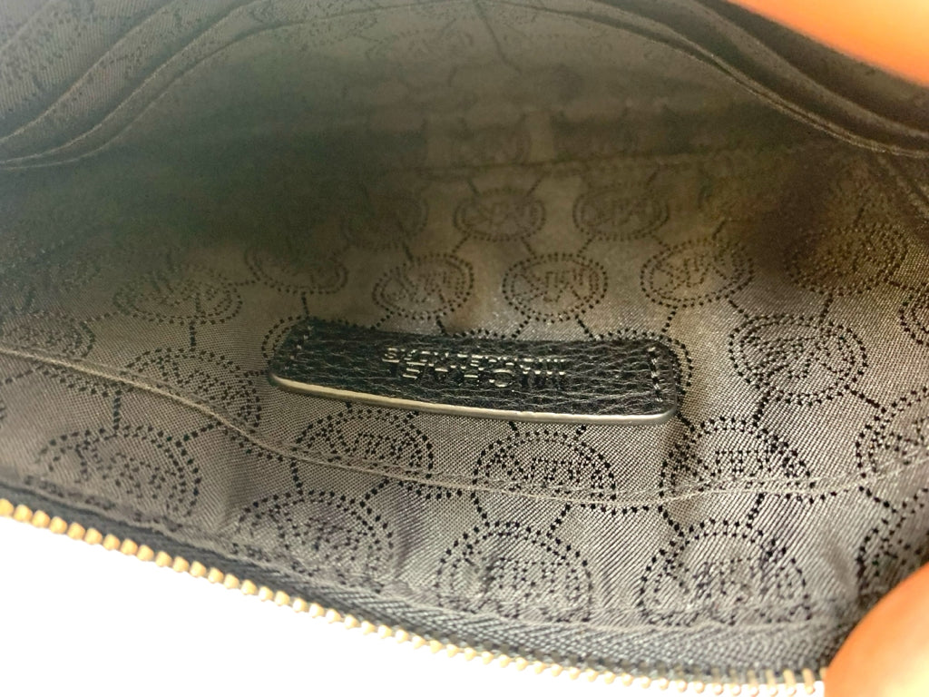 MICHAEL KORS  large WRISTLET