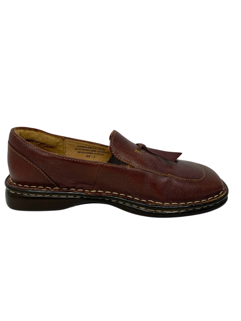 BORN  6 LOAFER W