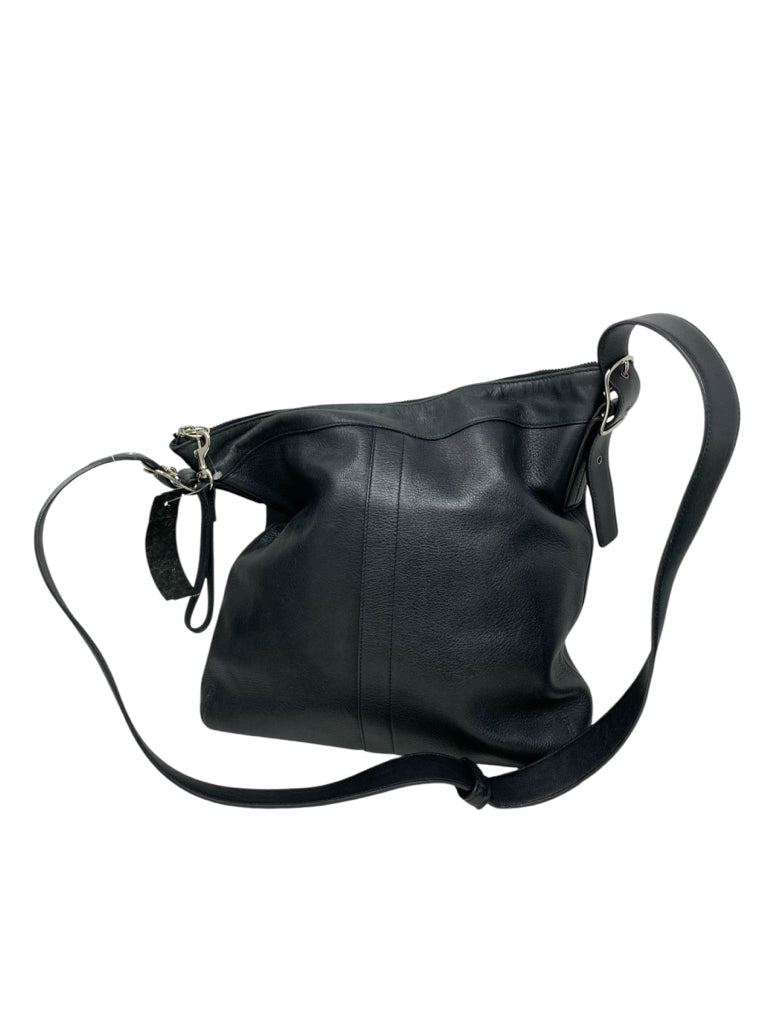 COACH  medium PURSE W