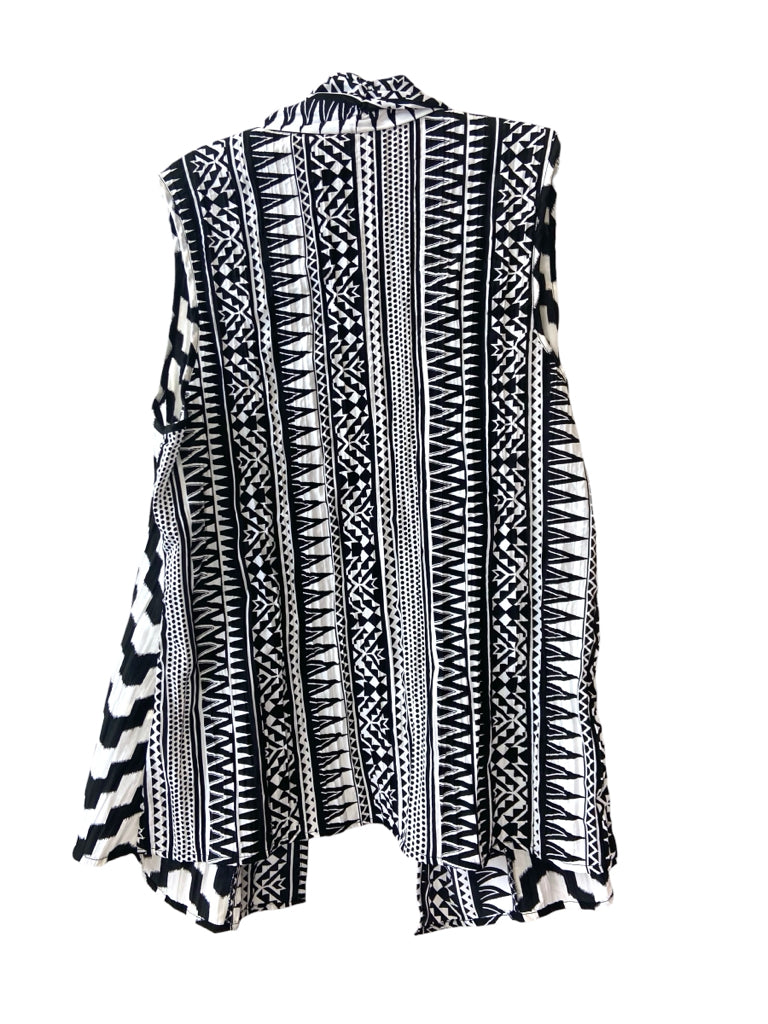 CHICO'S Size medium CARDIGAN W