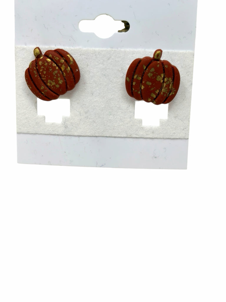 Size PIERCED EARRINGS